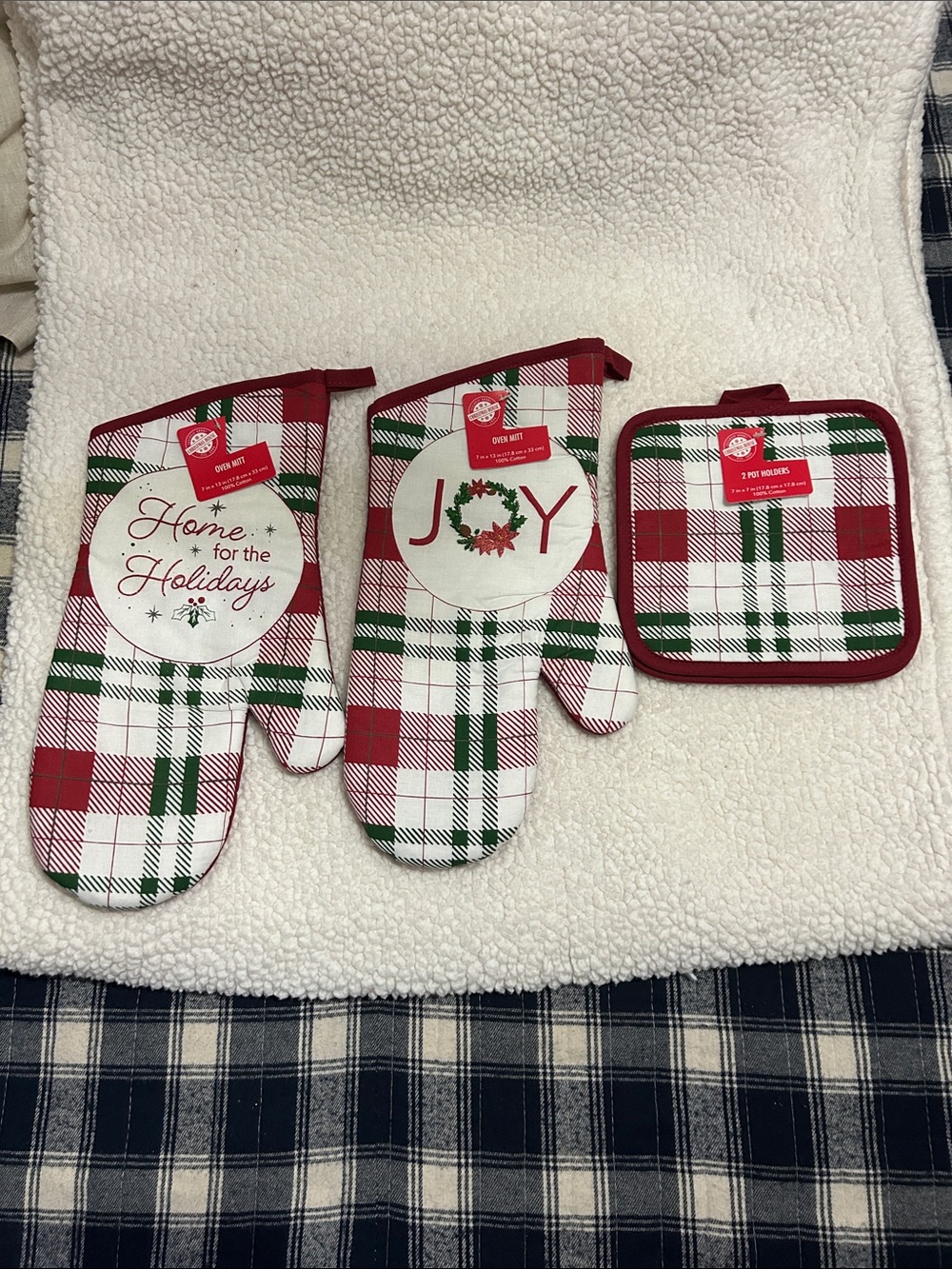 Holiday Plaid Oven Mitts and Pot Holder Set - Red, Green, White